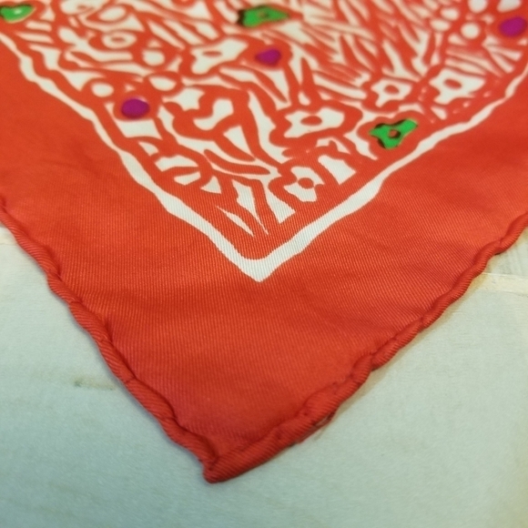 {26" X 26"} Vintage Givenchy Paris Scarf Abstract Orangy-Red Green Purple White - Picture 12 of 13
